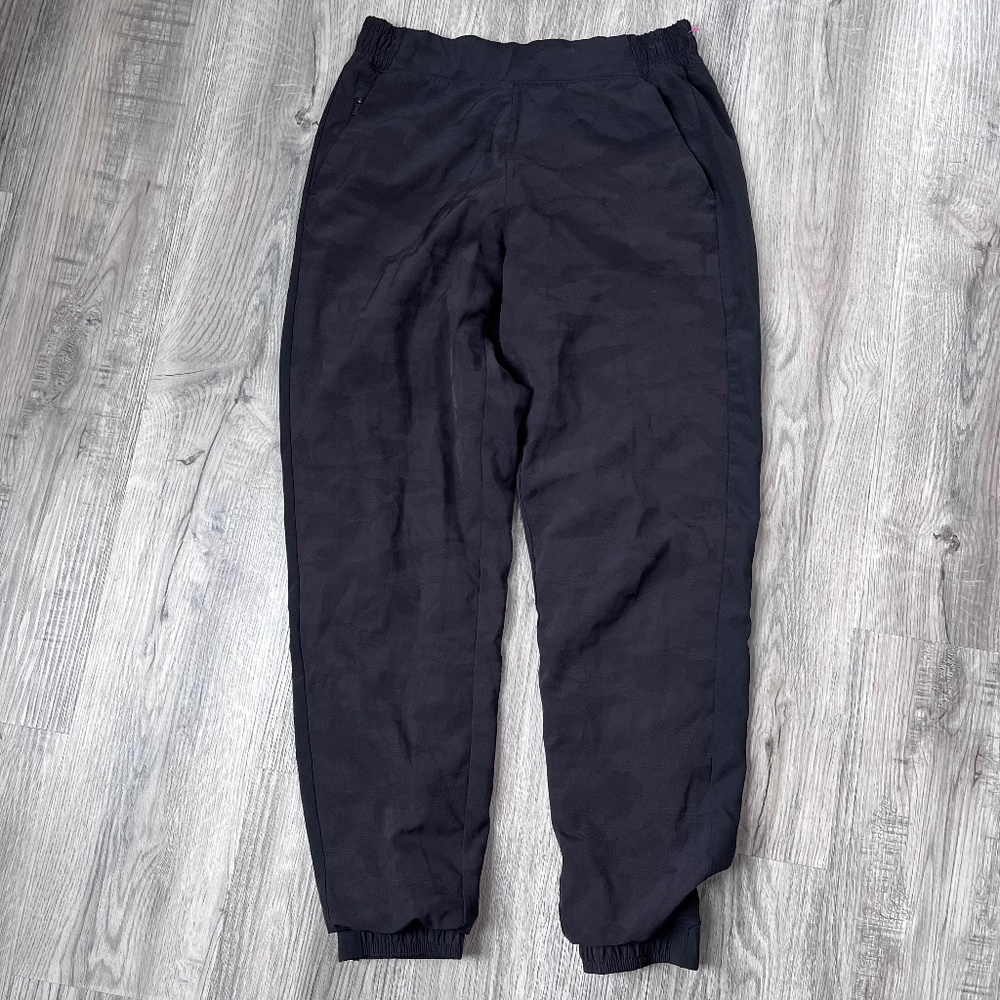 ATHLETA Brooklyn Textured Lined Jogger Black Camo Lux Travel 6 pull on
